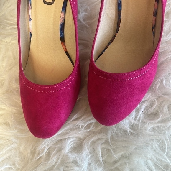 Soho Collection Women’s Classic Heels Hot Pink Pump Size EU 38 - Picture 9 of 15